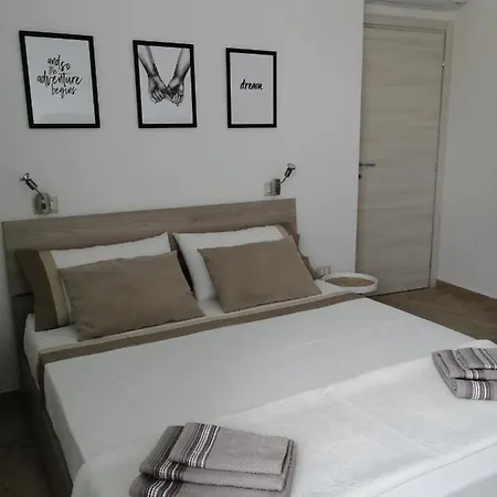 Monte Granatico 02 דירה